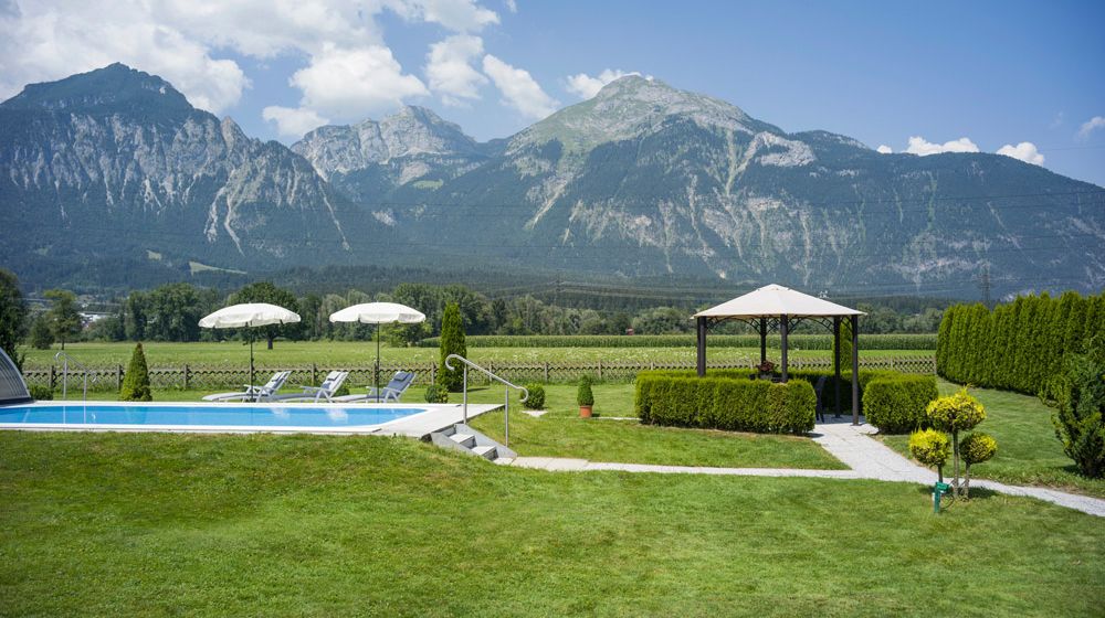 Outdoor-Pool